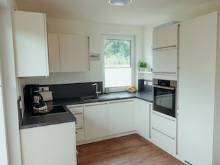 Küche mit hochwertigen Einbaugeräten