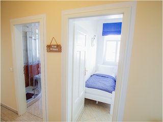Flurblick ins Bad und 2. Schlafzimmer