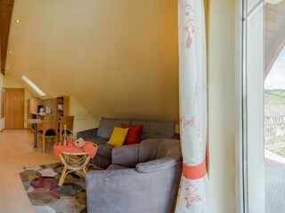Apartment Köwerich Living Room 16