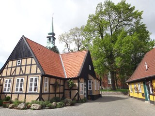 Blick vom Kehrwieder auf die St. Nikolaikirche