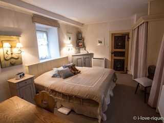 Schlafzimmer Doppelbett 160x200 und Scheibtisch