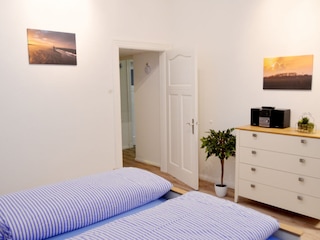Schlafzimmer 1 von 2 mit Doppelbett