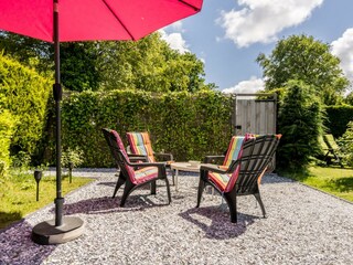 2. Terrasse mit gemütlicher Gartengruppe