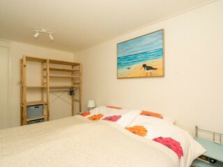 Schlafzimmer 1 mit Doppelboxspringbetten