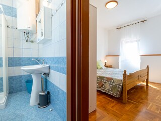 Badezimmer und Schlafzimmer