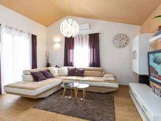 Villa Tinjan Caratteristiche 12