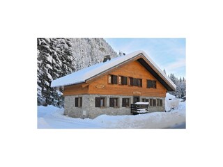 chalet   berghutte im winter   oder skihutte