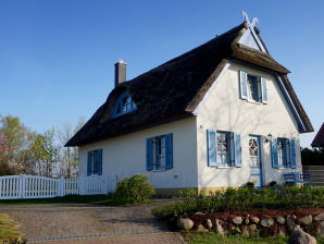 Ferienhaus Reetdachhaus Ahoi auf Poel - Am schwarzen Busch - image1