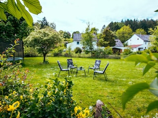 Spielwiese mit Trampolin