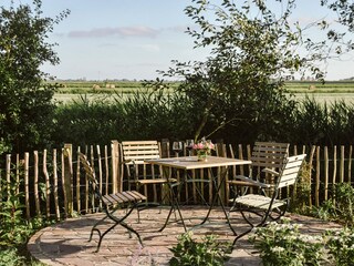 Kleine Terrasse vor der Südwohnung