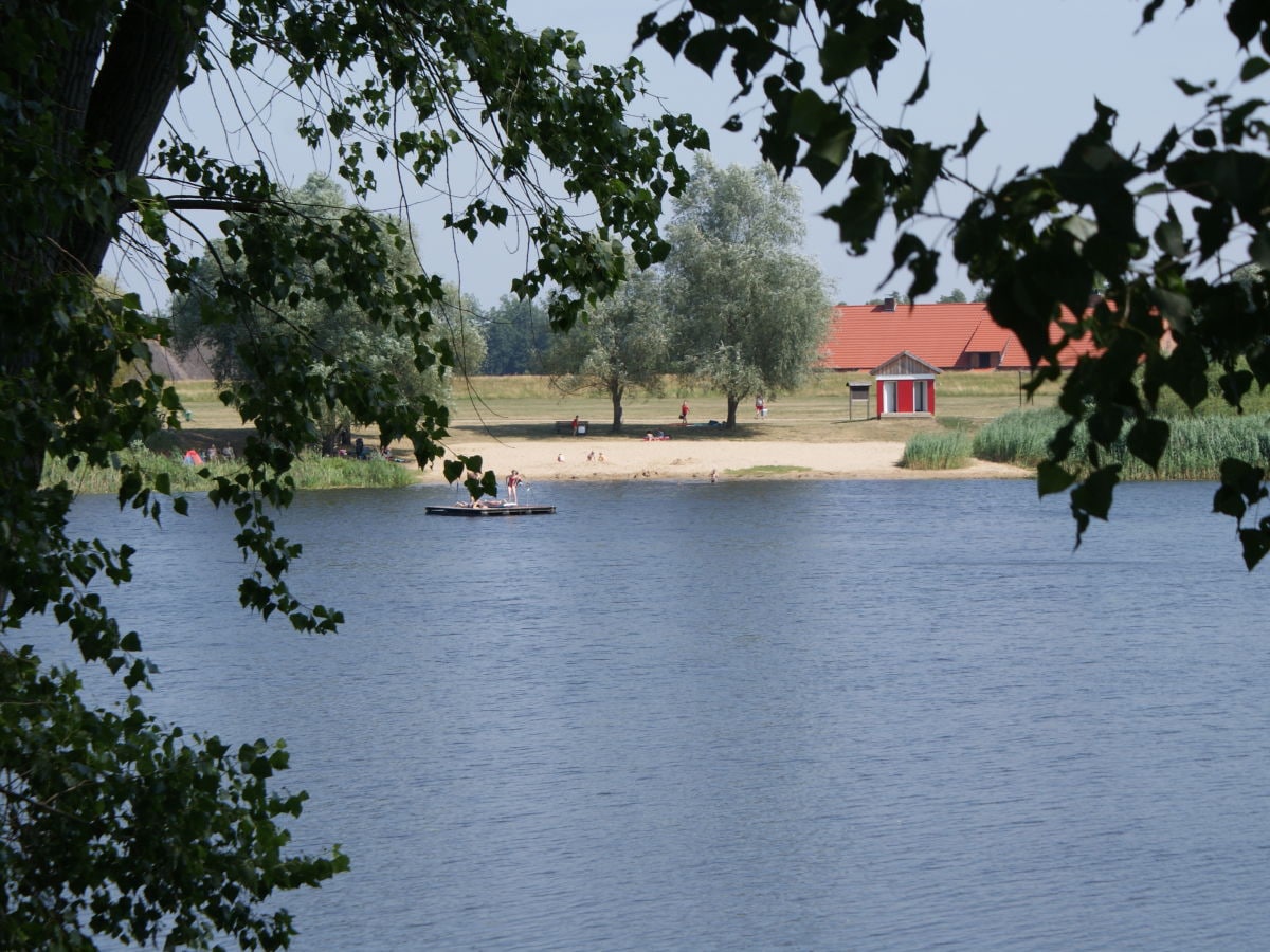 Gartower See mit Strandabschnitt