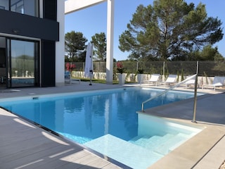 Neuer exklusiver Poolbereich