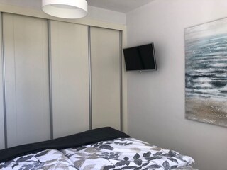 Kleiderschrank im 2. Schlafzimmer