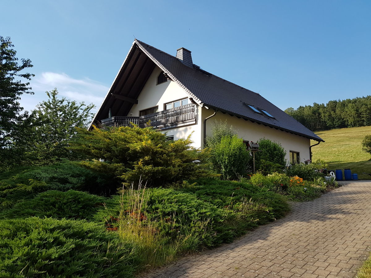 Gästehaus Peggy Teichmann mit Ferienwohnung und 2 DZ