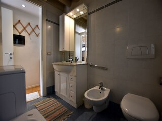 Apartment Lovere Features 17