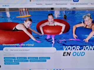 Zwemmen voor jong en oud in de Beeck in Bergen.