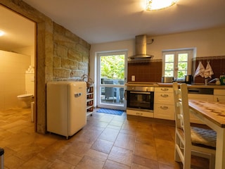 Küche mit Blick zur Terrasse