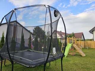 Garten mit Spielplatz