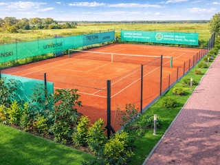 Tennisplatz in der Galeria Tennis Grzybowo