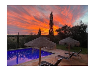 Sonnenuntergang am Pool