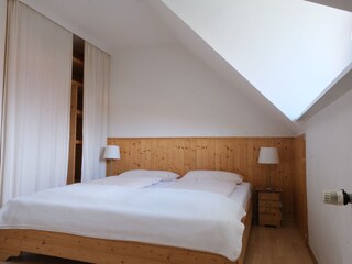 Schlafzimmer 1 (1. OG) - 180x200