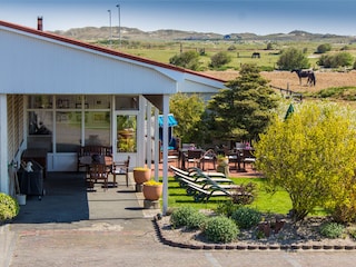 Großzügige Liegewiese