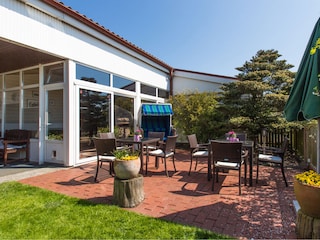 Terrasse mit Strandkorb