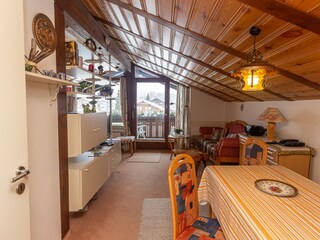 Blick vom Flur in Richtung Balkon Schlaf/Wohnzimmer