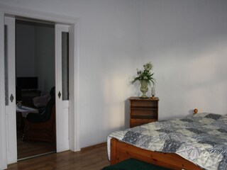 Blick vom Schlafzimmer durch die Schiebetür