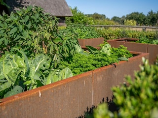 Eigener Kräutergarten mit Hochbeeten aus  Cortenstahl
