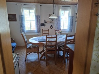 Esszimmer von der Küche aus