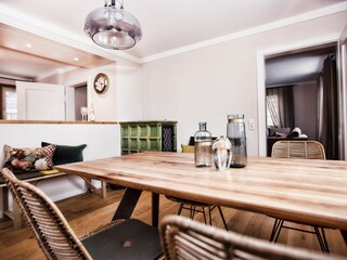 Offenes Esszimmer zur Küche