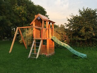 Abendsonne auf den Spielturm