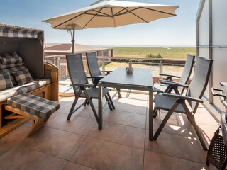 Balkon mit Blick Richtung Watt