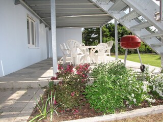 Terrasse mit eigenem Eingang zur Wohnung