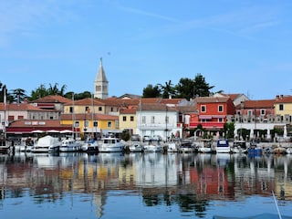 Novigrad harbor, old town