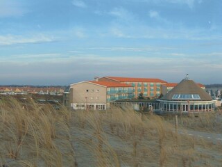 Blick von den Dünen auf den Bungalowpark Strandslag