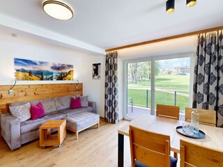 Wohnzimmer mit Essbereich