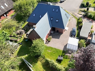 Garten und Haus von hinten
