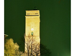 Alter Leuchtturm bei Nacht