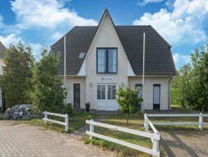 Apartment Holiday flat in Bastorf with its own garden - Bastorf - image1
