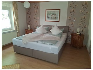Boxspringbett ca. 60 cm hoch