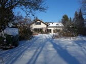 Blick auf Wohnhaus mit den 2 Ferienwohnungen