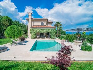 Studio in Villa Arta