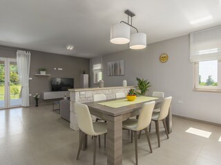 Villa Barat Caratteristiche 5