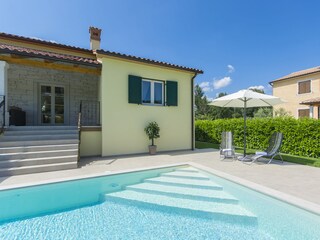 Villa Barat Ambiente 15