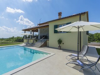 Villa Barat Ambiente 16