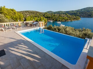 Villa Vela Luka Buitenaudio-opname 2