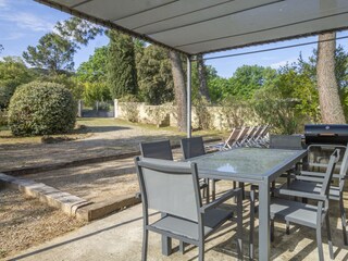 Villa Piolenc Outdoor Recording 18