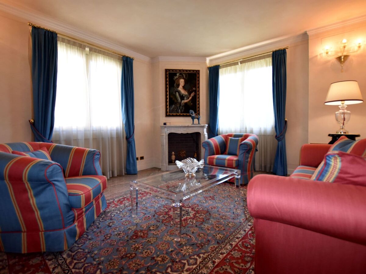 Villa Rovato Features 1